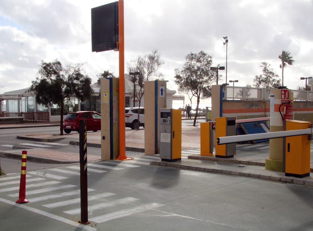Parking CLUBO Paseo Maritimo Fuengirola. !Hola!. — Del propietario