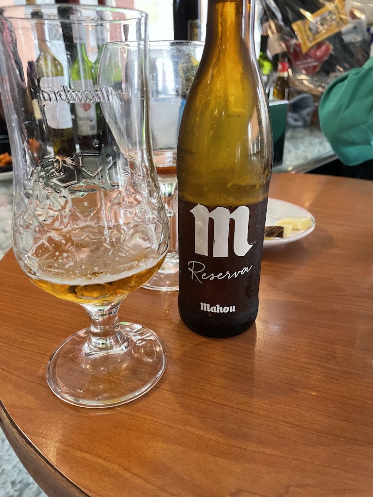 Cafe Bar La Calle — Comida y bebida