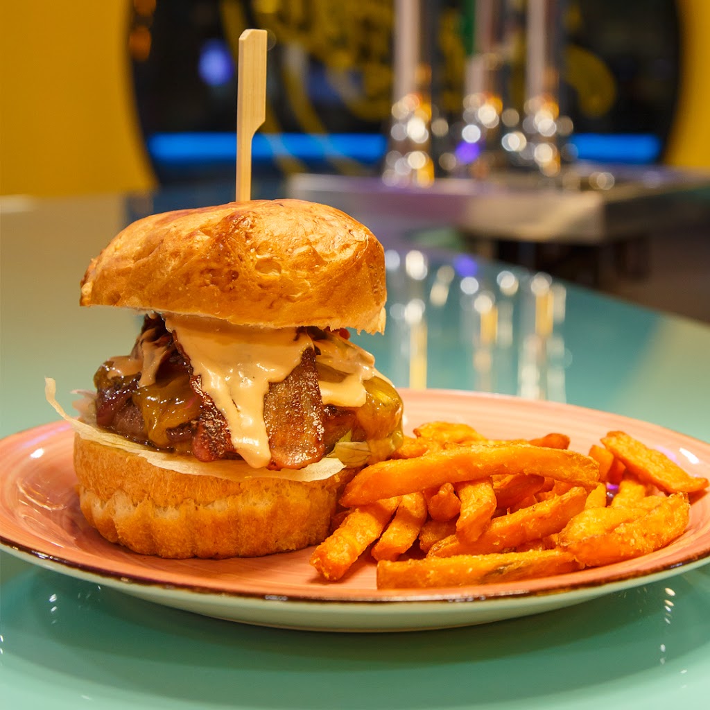 Nuggett - Burger, Hot dog & Chicken — Comida y bebida