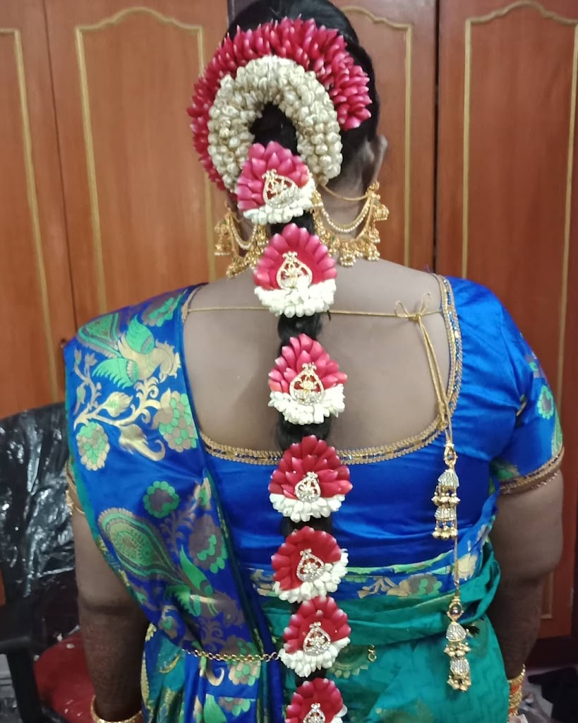 Sizzling Beauty Parlour