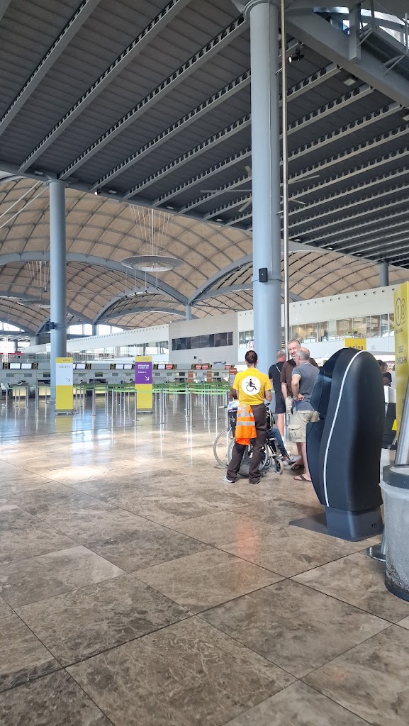 Rentagain Alicante - Elche airport