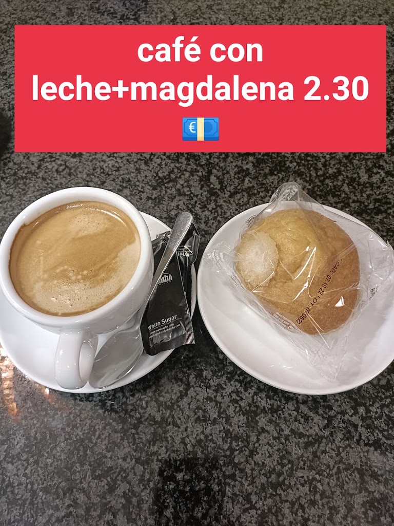 El Cafe de Theressa — Comida y bebida