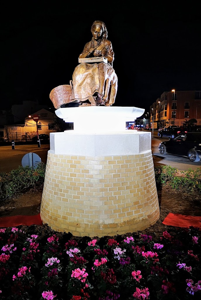 Monumento a la Mujer Membrillera