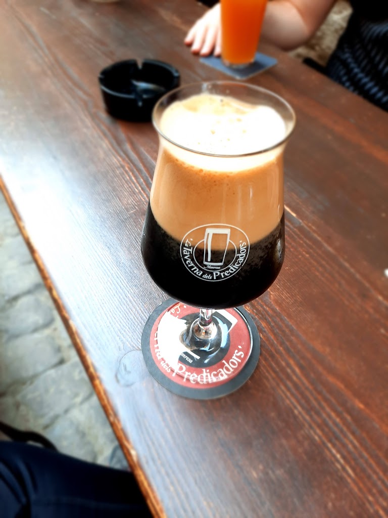La Taverna dels Predicadors — Comida y bebida