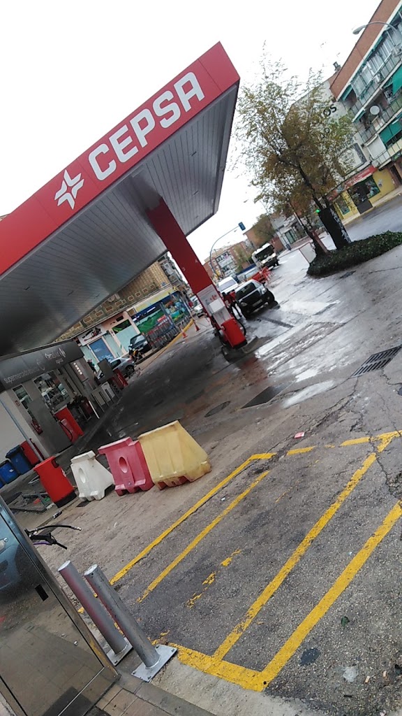Estacion de servicio Cepsa — Estacion de servicio