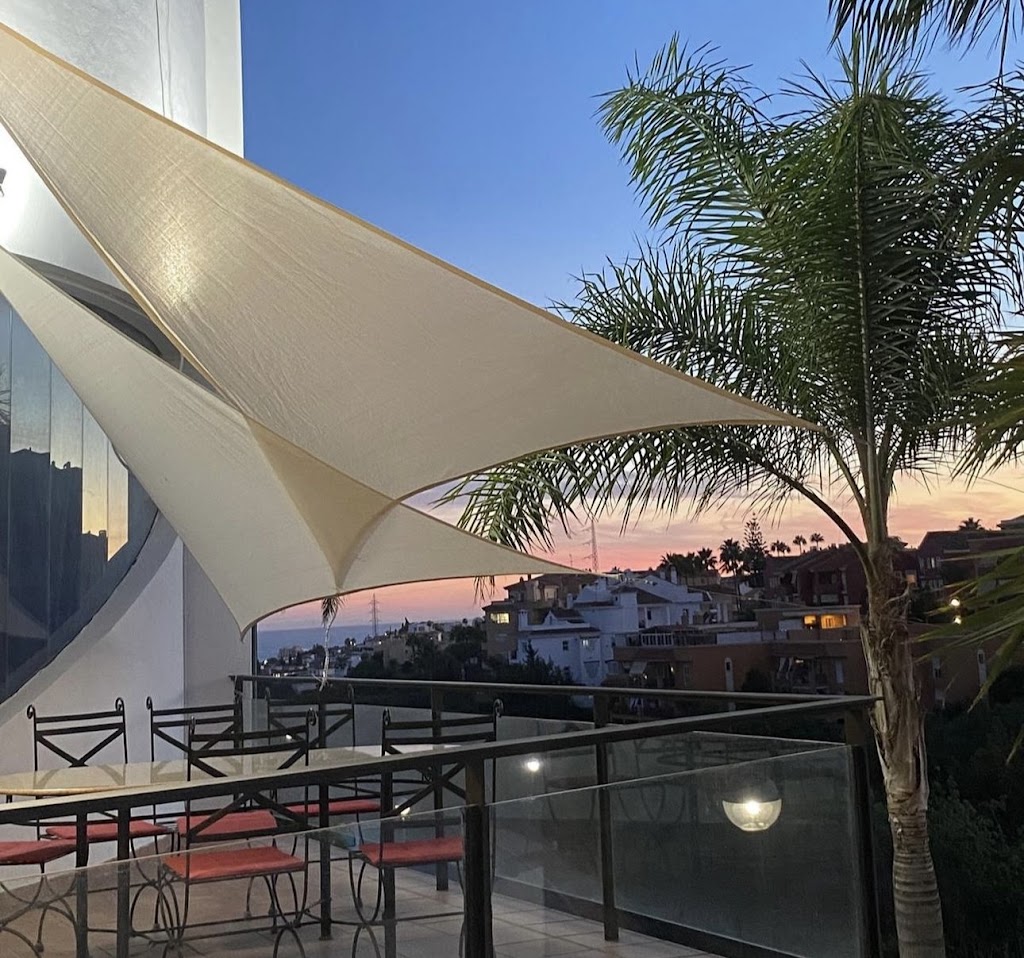 La Piscine Cafe — Del propietario