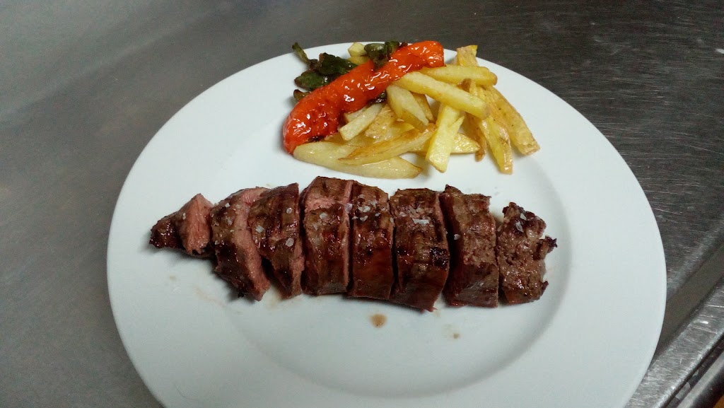 Pilton Tapas Bar — Comida y bebida
