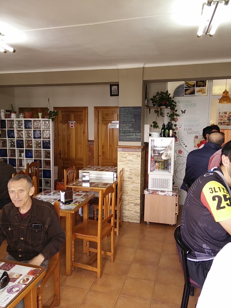 Bar Cafeteria Ortigosa — Ambiente