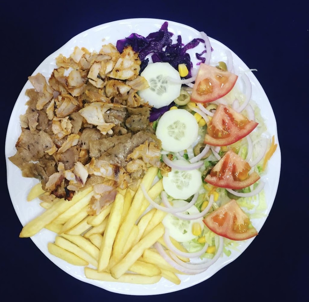 Star kebab pizzeria — Comida y bebida
