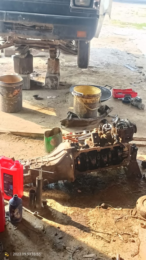 Bengkel Mobil Miduk service