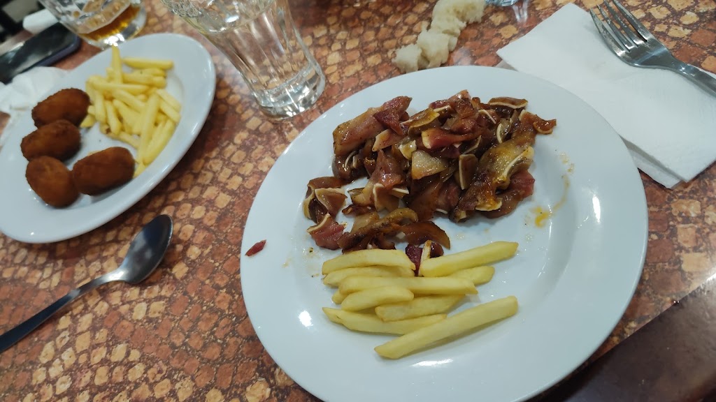 Quinto y Tapa Restaurante Cafeteria — Papas fritas