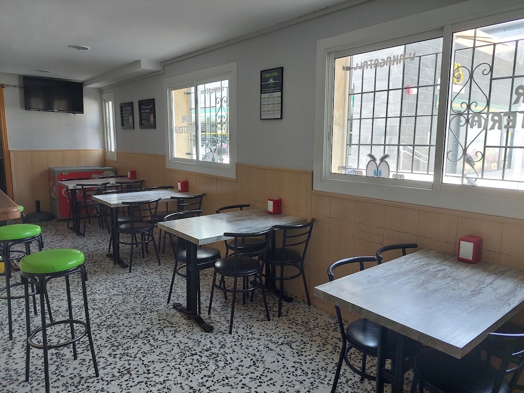 L'Amagatall Bar - Cafeteria — Ambiente