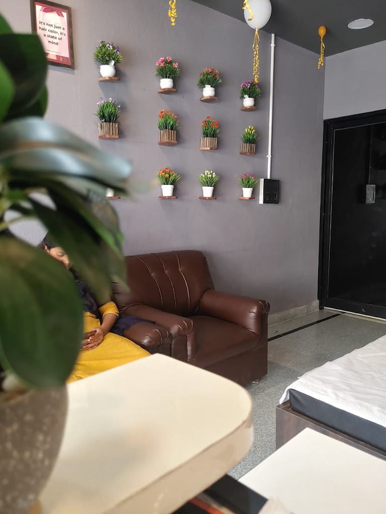 Blowdry Unisex Family Salon