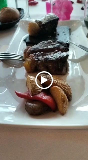 Aura Restaurante — Videos