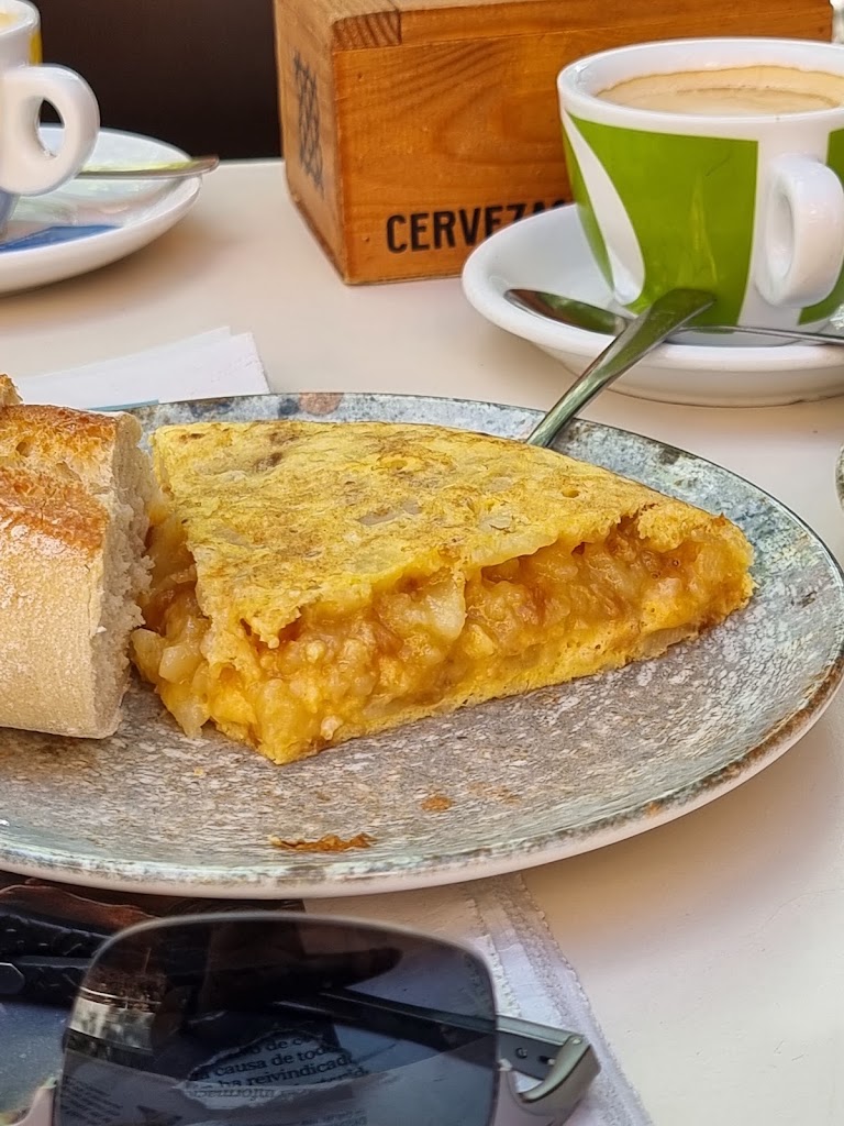 Cafeteria Sabana — Comida y bebida