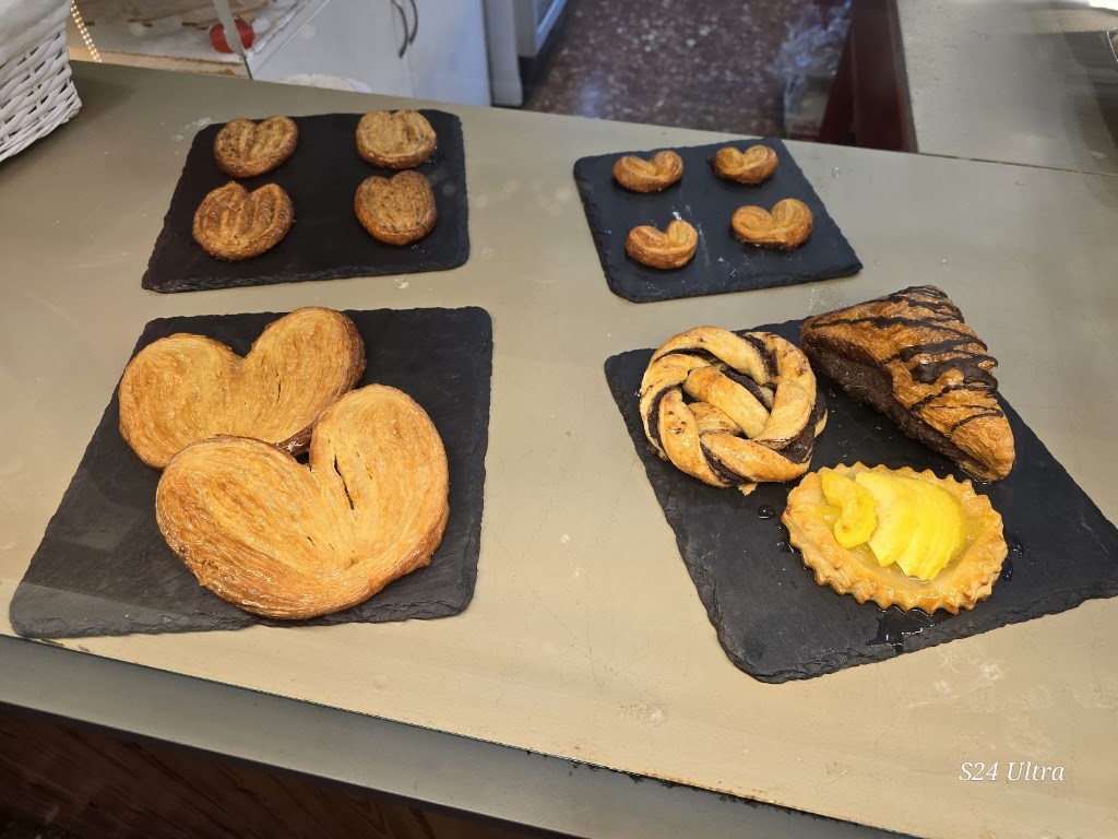 CATHA COFFE — Comida y bebida