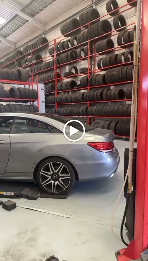 Mega Neumaticos — Videos
