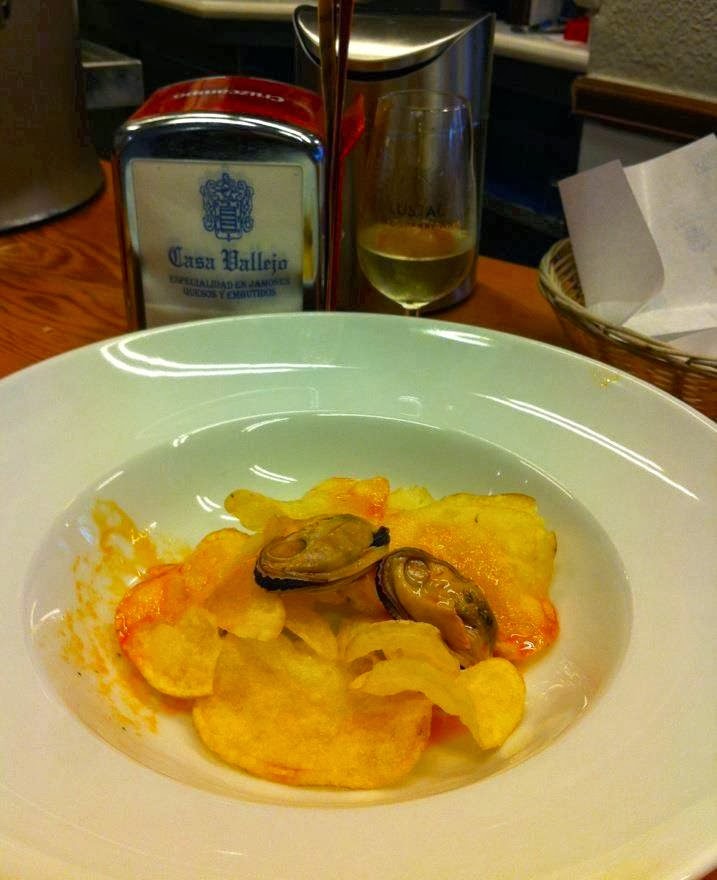 Cerveceria Casa Luis Vallejo — Comida y bebida