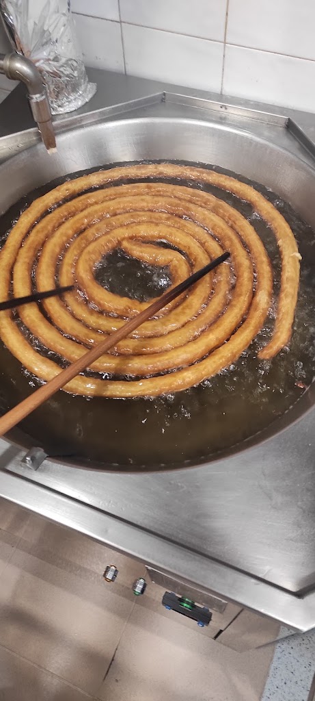 Chocolateria Pasteleria Lucia (Todas las mananas) — Churro