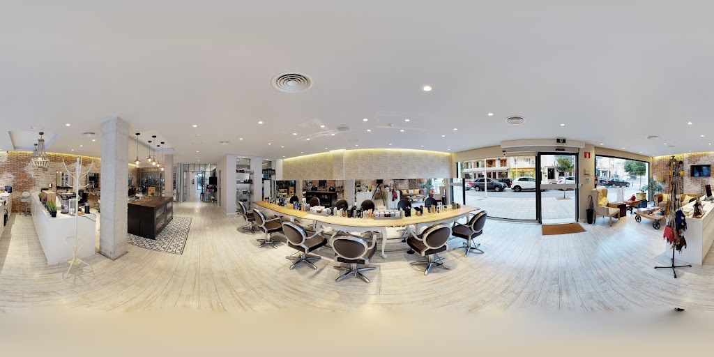 Status Hairdressing — Street View y 360deg