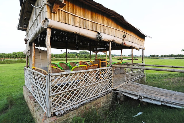 Oyo 17408 Scindia Resorts And Hotels
