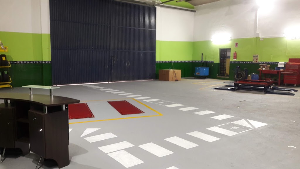 Servineumaticos Hellin — Interior