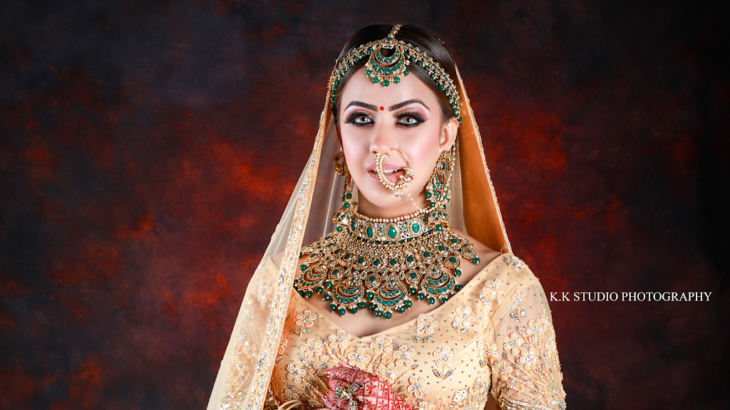 Arzoo Makeover Top Bridal Makeup Studio In Shivpuri