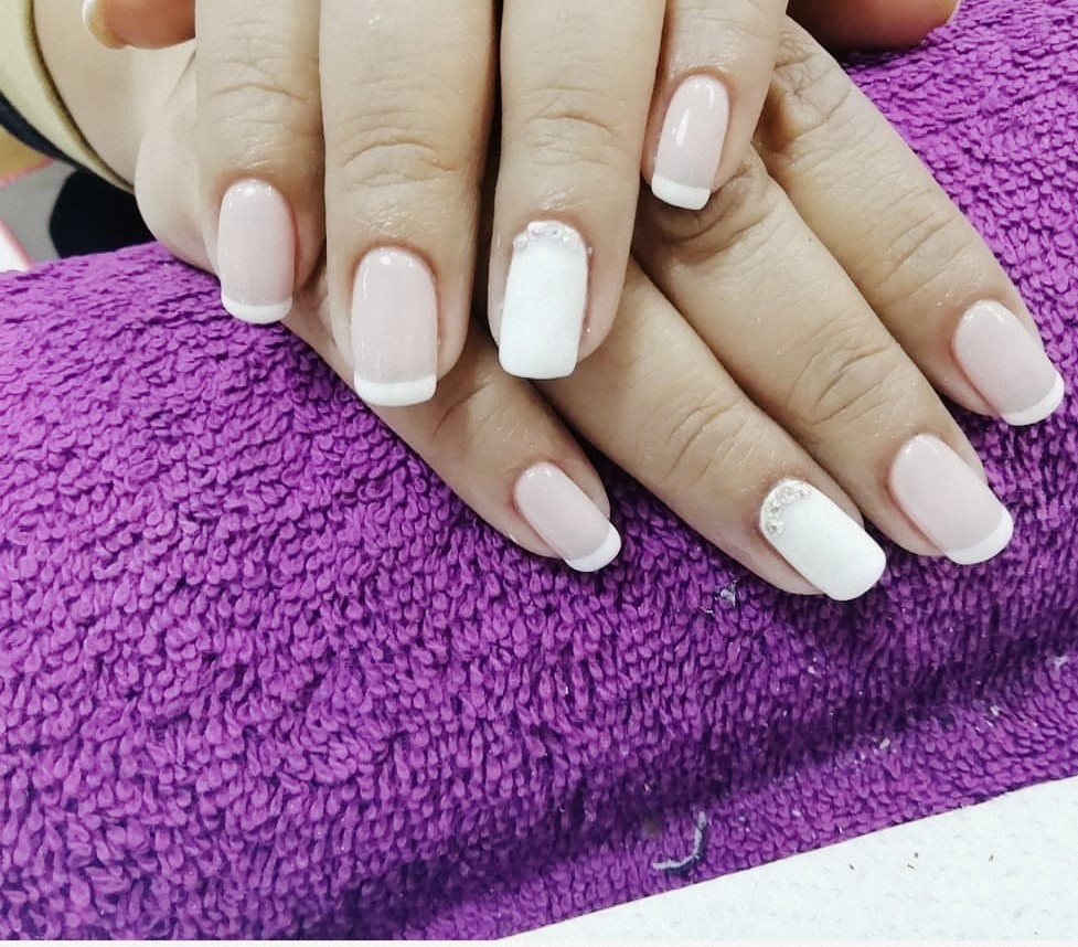 Lili Stetic — Manicura