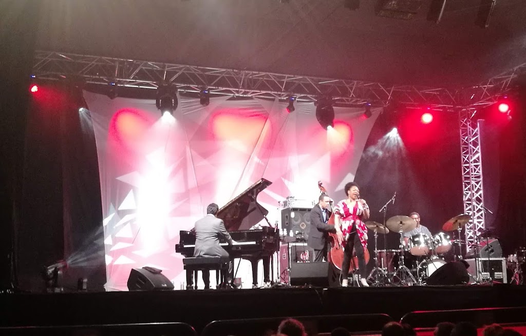 Plaza Coro Biotz Alai