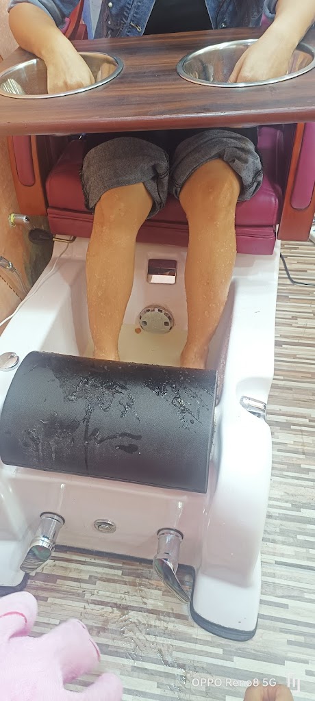 Minaxi Makeover Best Beauty Parlour