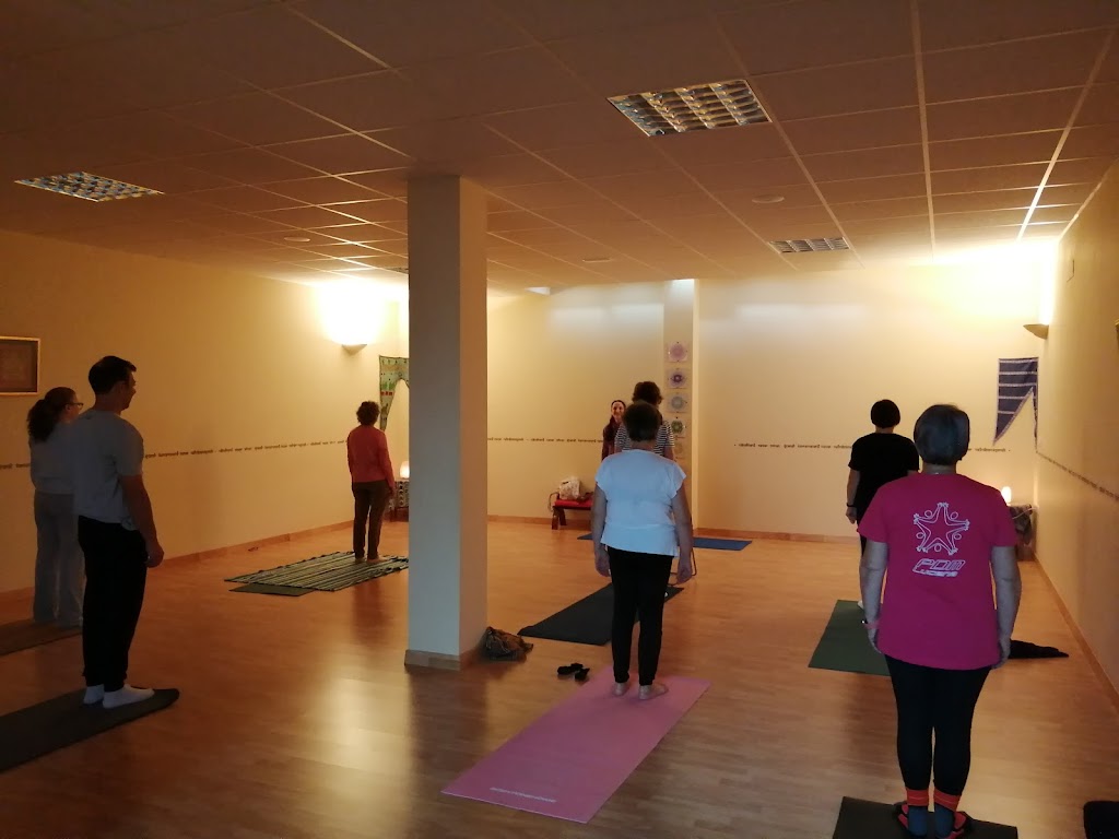 CENTRO DE YOGA Y MEDITACION "FLOR DE LOTO"