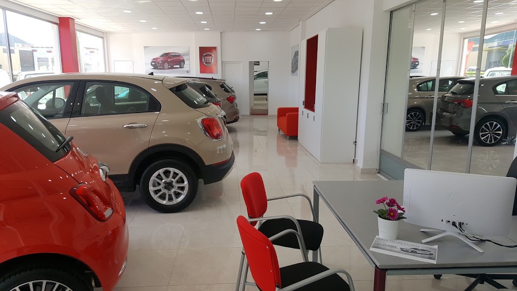 Rodriguez Alcala - Rodal Motor - Concesionario y Taller — Interior