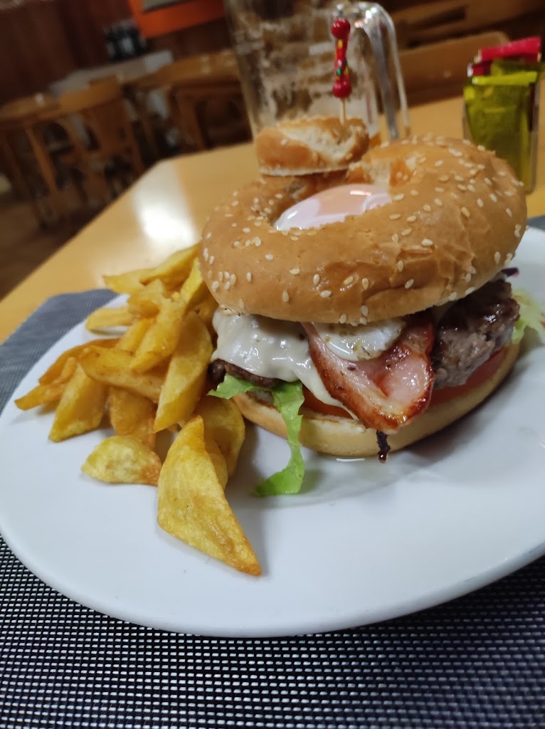 Restaurante La Chans — Comida y bebida