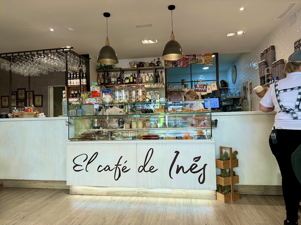 El Cafe de Ines — Ambiente