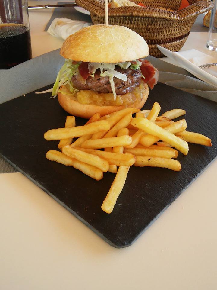 Marea Narejos Bar Restaurante — Comida y bebida