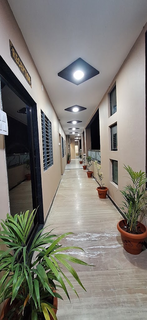 Hotel Savli Lodging
