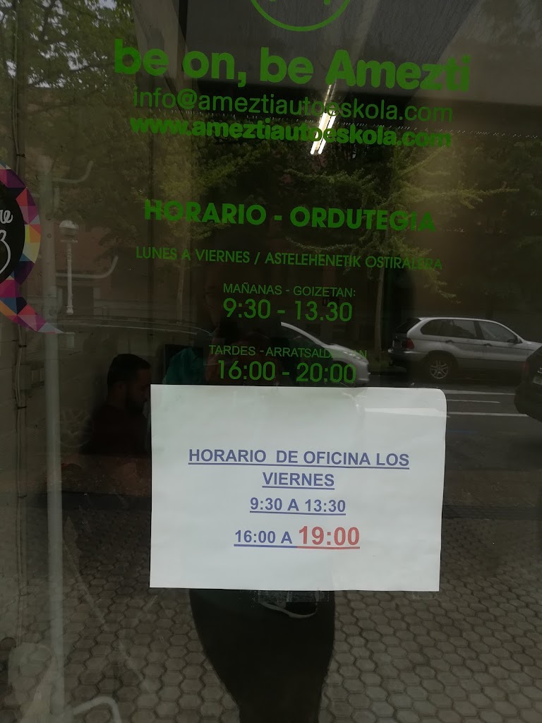 Amezti Academia Donostia — Automovil