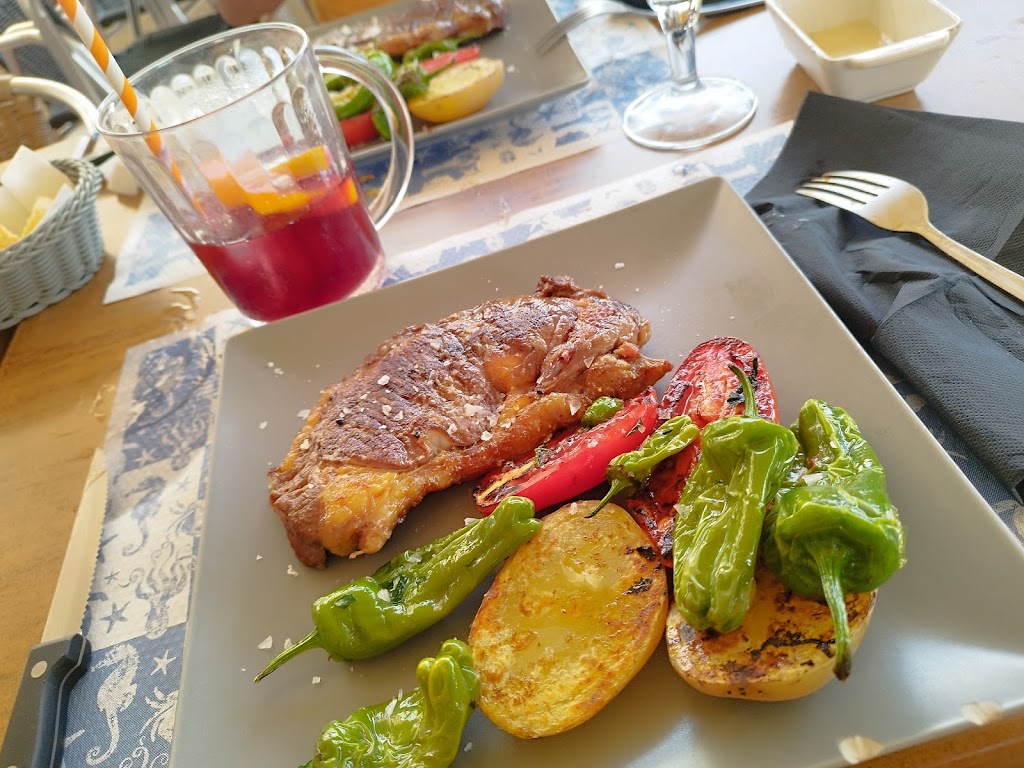 La Luna — Comida y bebida