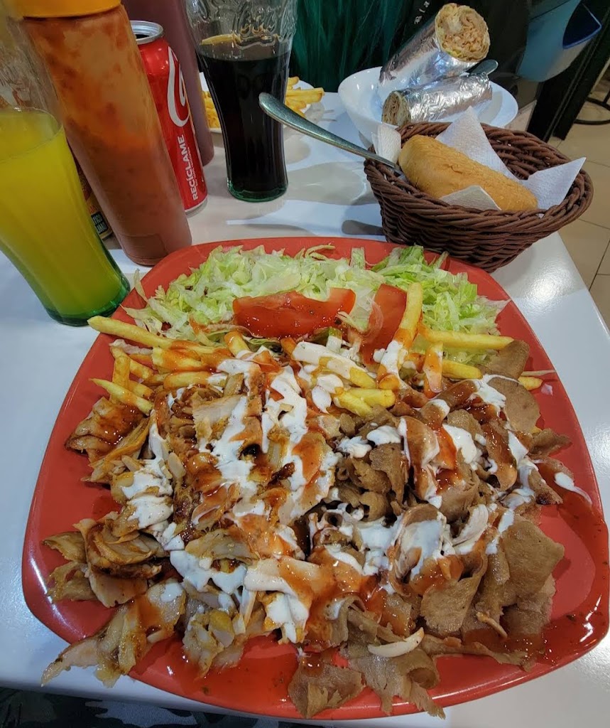 Restaurante Turkish doner kebab — Comida y bebida