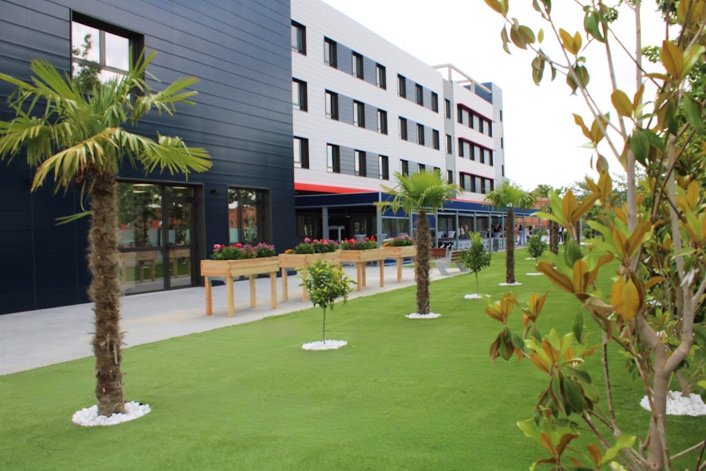 Residencia de Ancianos Vitalia Alcorcon | VITALIA HOME — Exterior