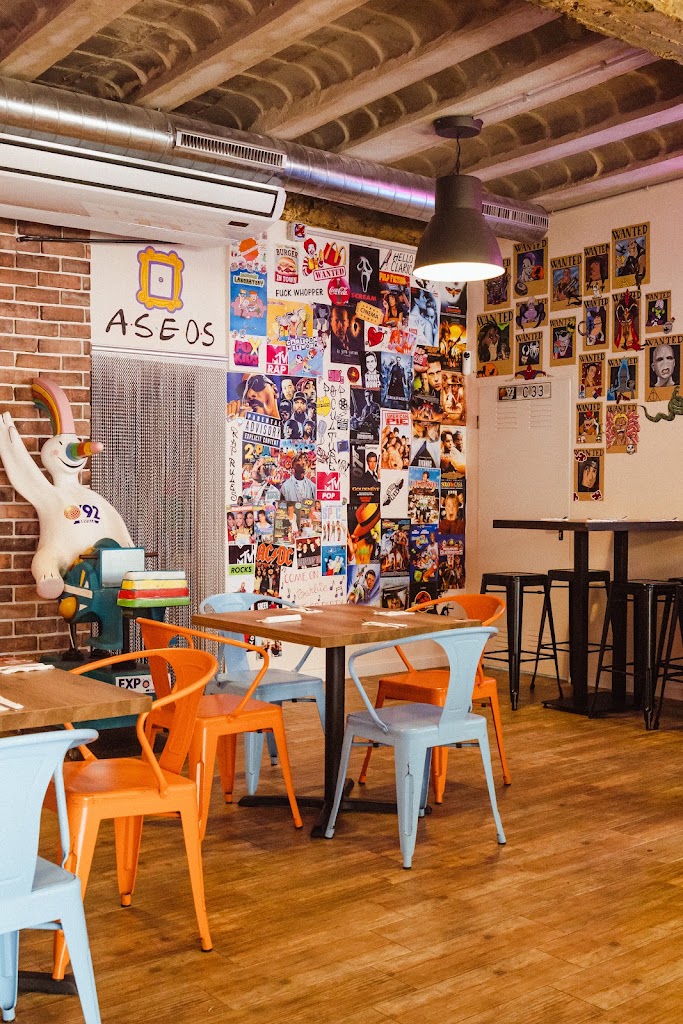 90s Burger Club — Ambiente