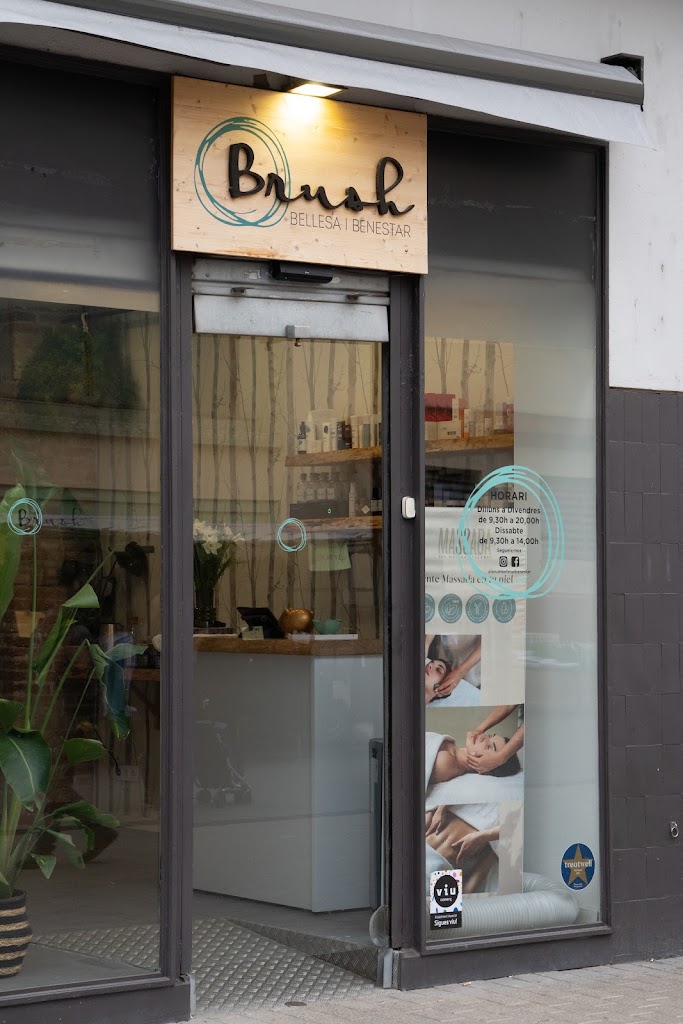 Brush bellesa i benestar — Exterior