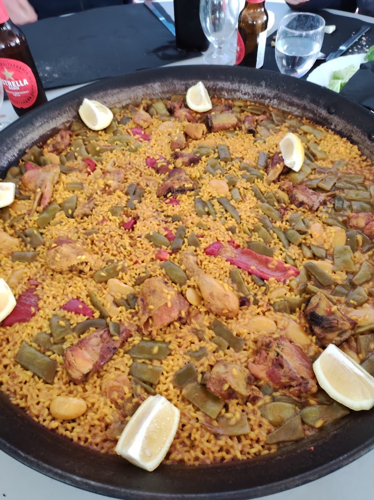 Bar Chapa — Comida y bebida
