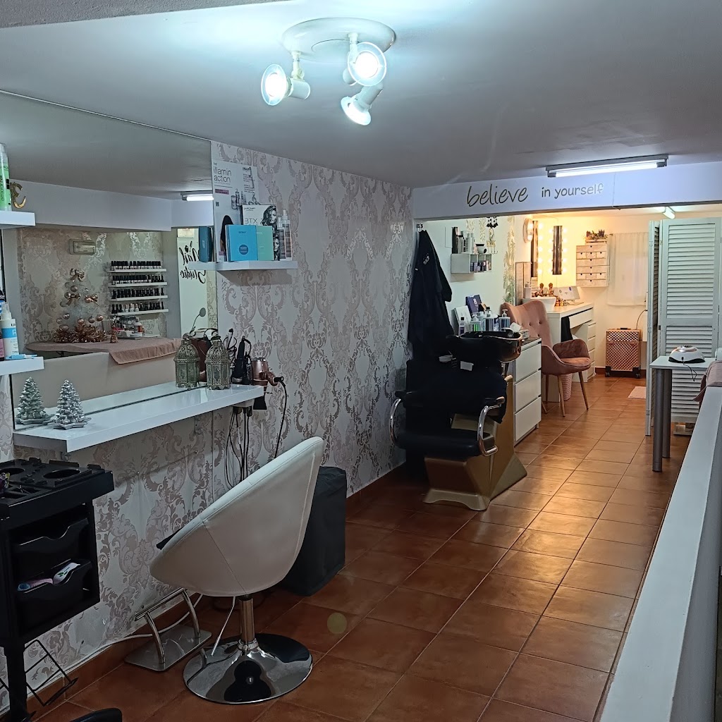Peluqueria y estetica Loli Corredor — Interior