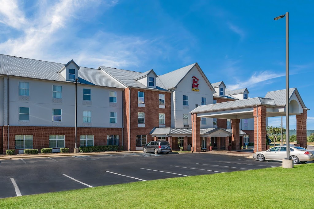 Red Roof PLUS+ & Suites Birmingham – Bessemer - Hotel in Bessemer , United States of America