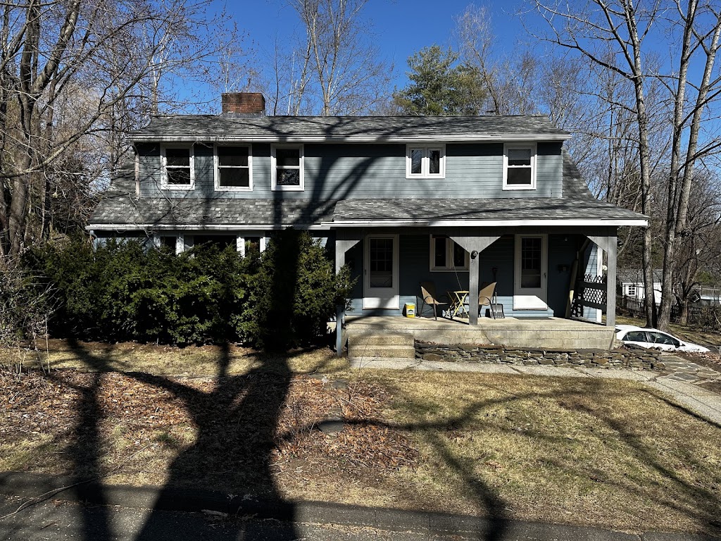 Roofing contractor in Easthampton