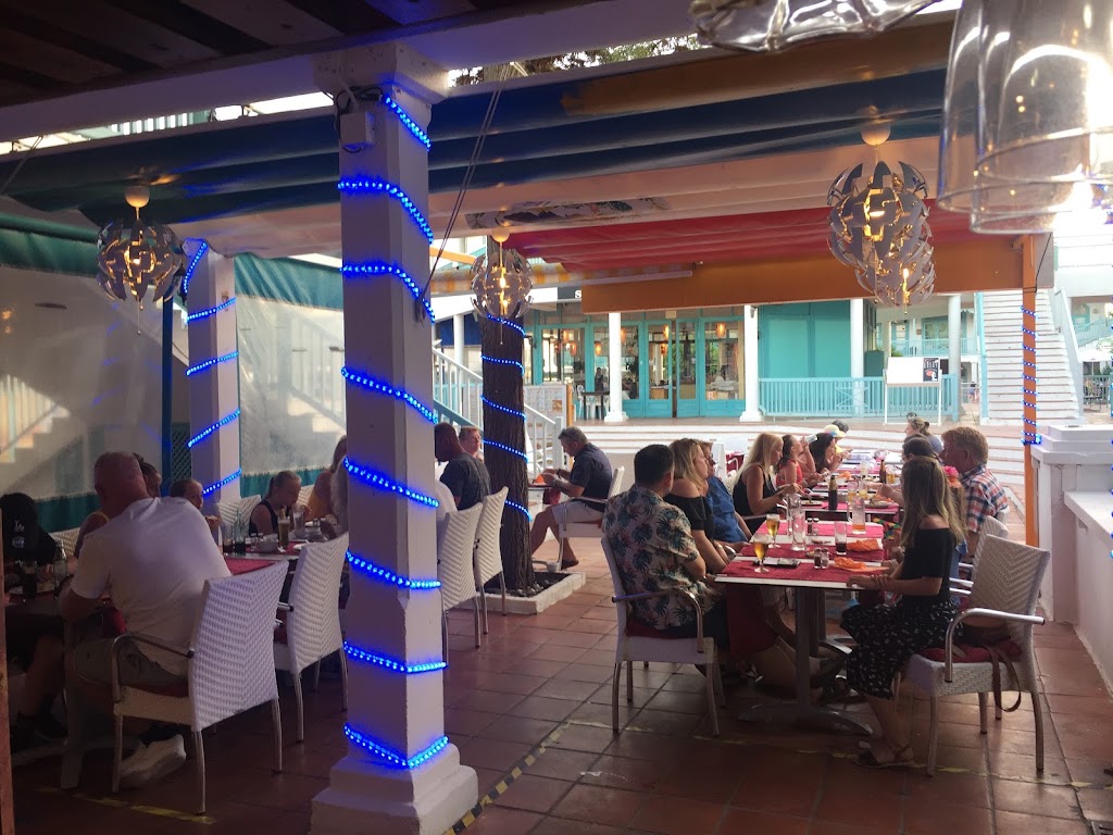 Pride of India — Ambiente
