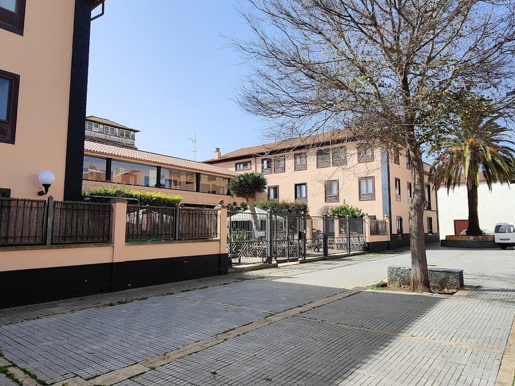 Hogar Virgen Poderosa. Centro Residencial De Mayores — Exterior