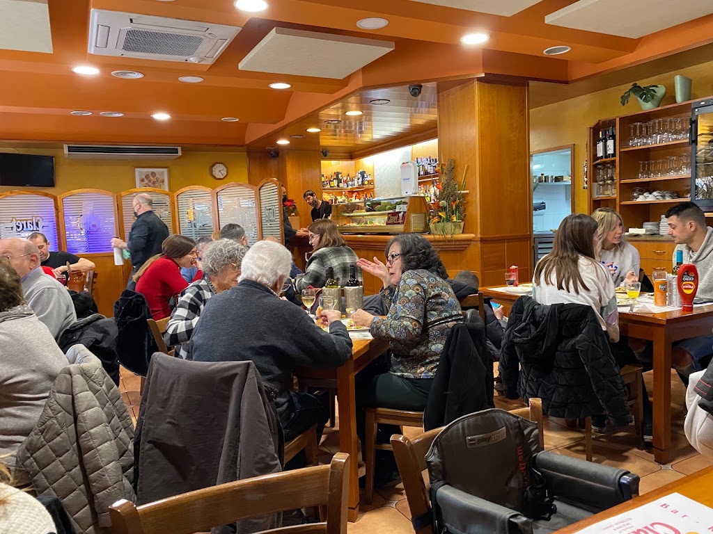 Bar Restaurant Claret — Ambiente