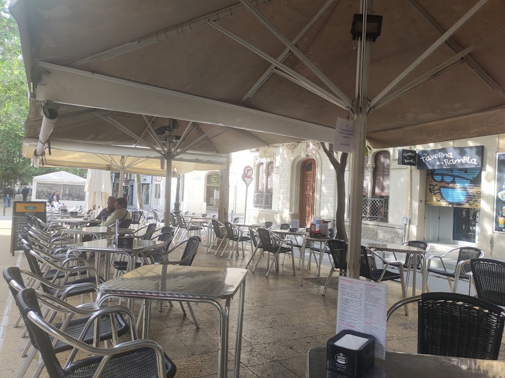 Le Petit Cafe/ Taverna de la Rambla — Ambiente
